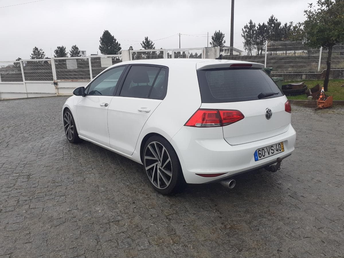 Volkswagen Golf 1.6 TDI · Ano 2014 — image 4