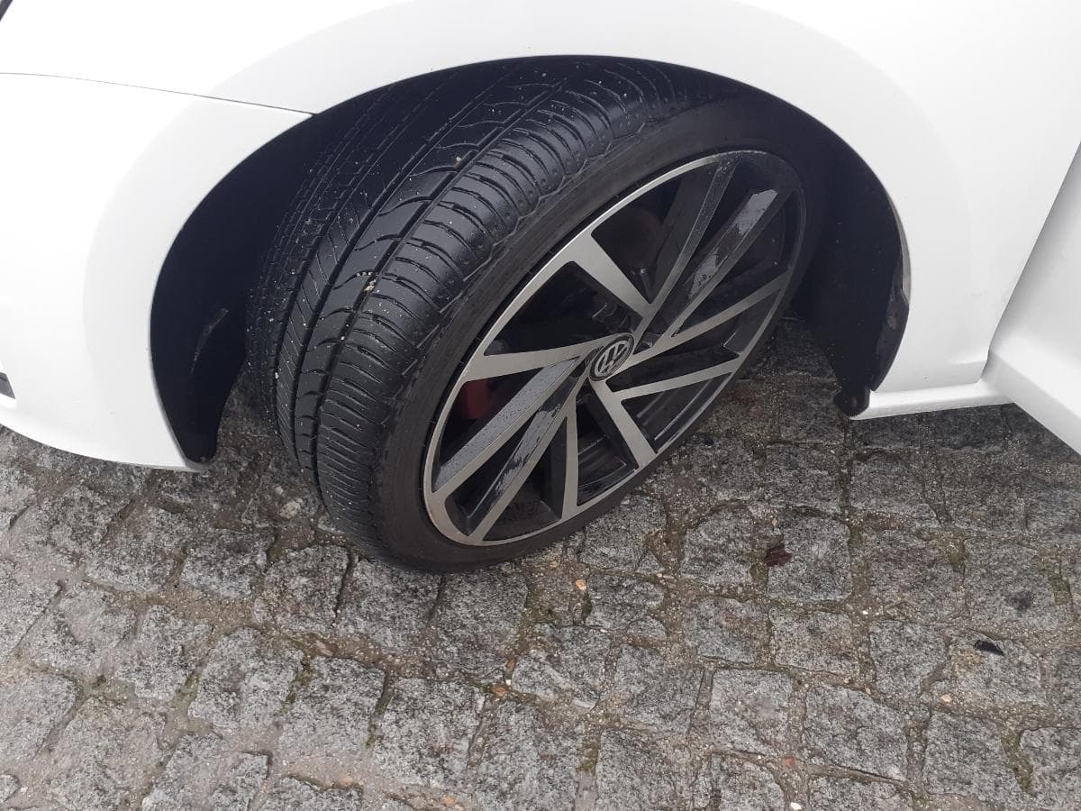 Volkswagen Golf 1.6 TDI · Ano 2014 — image 9
