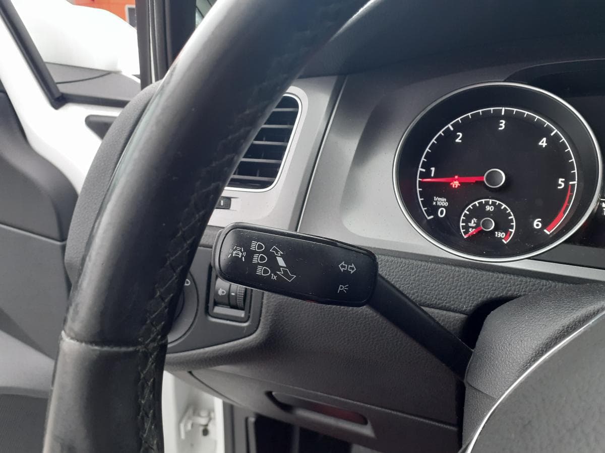 Volkswagen Golf 1.6 TDI · Ano 2014 — image 14