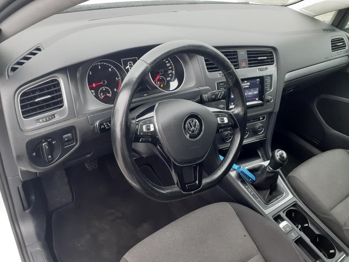 Volkswagen Golf 1.6 TDI · Ano 2014 — image 21