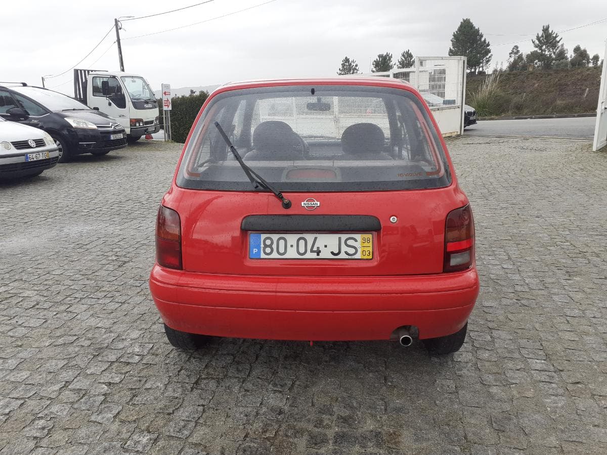 Nissan Micra 1.0i · Ano 1998 — imagen 5