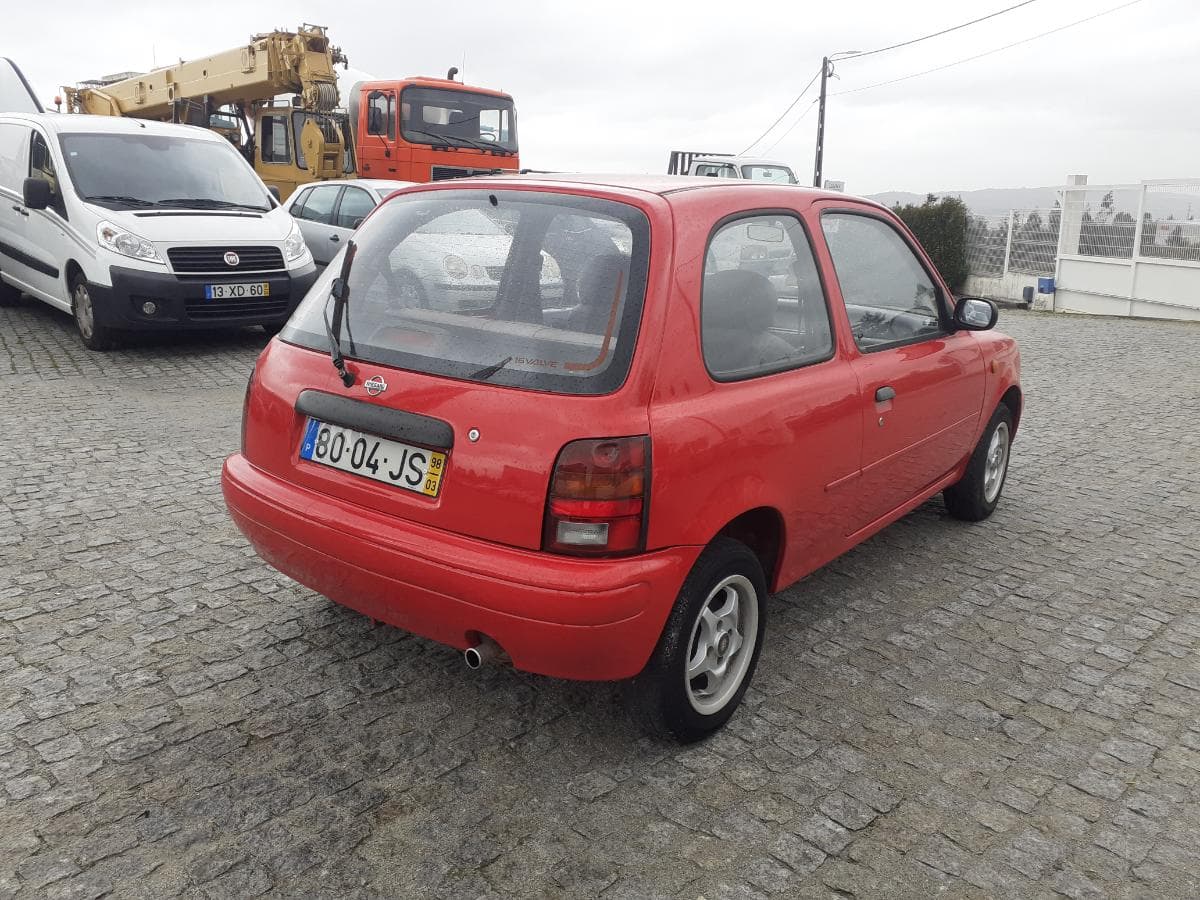Nissan Micra 1.0i · Ano 1998 — imagen 4