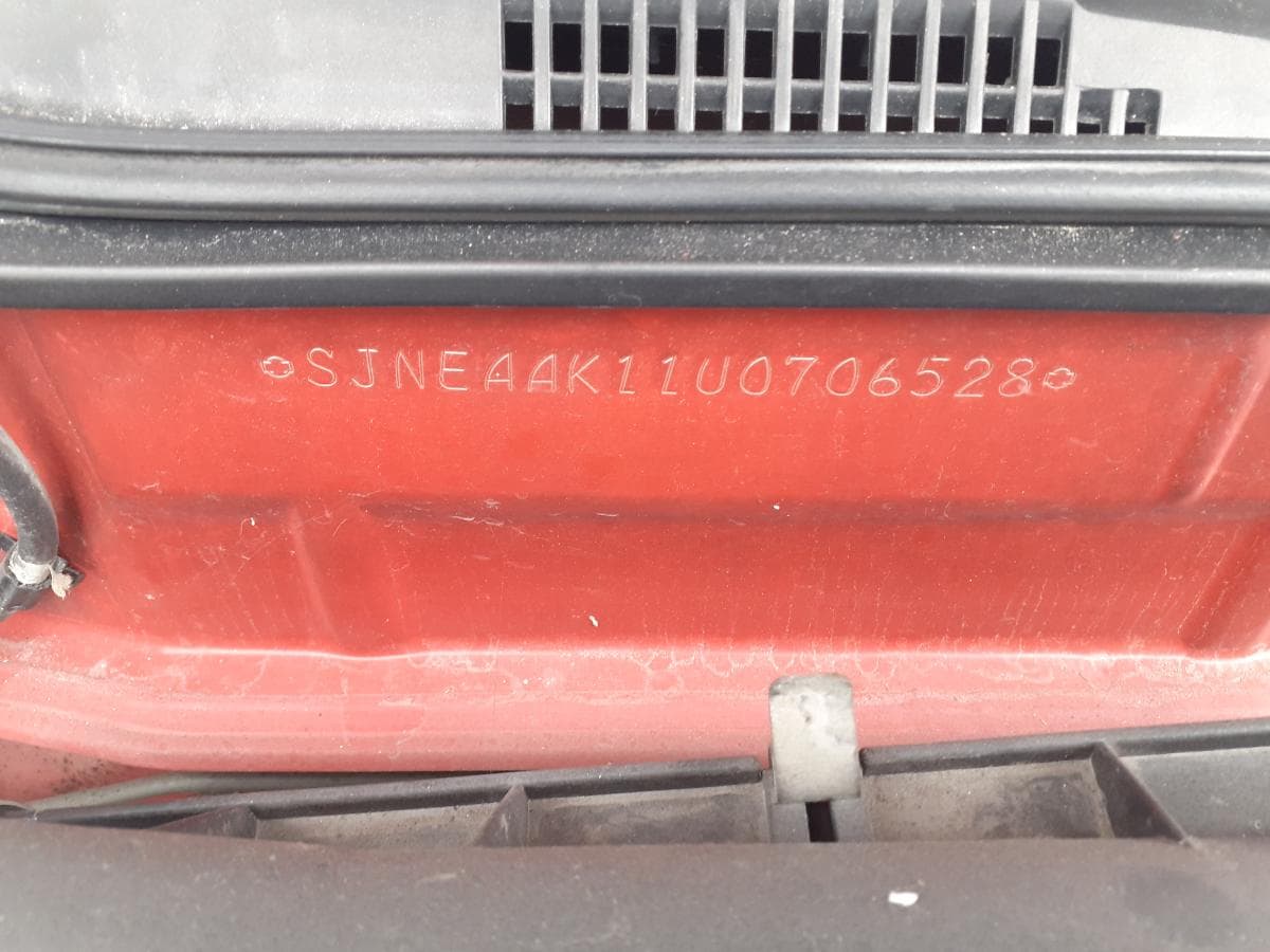Nissan Micra 1.0i · Ano 1998 — imagen 8