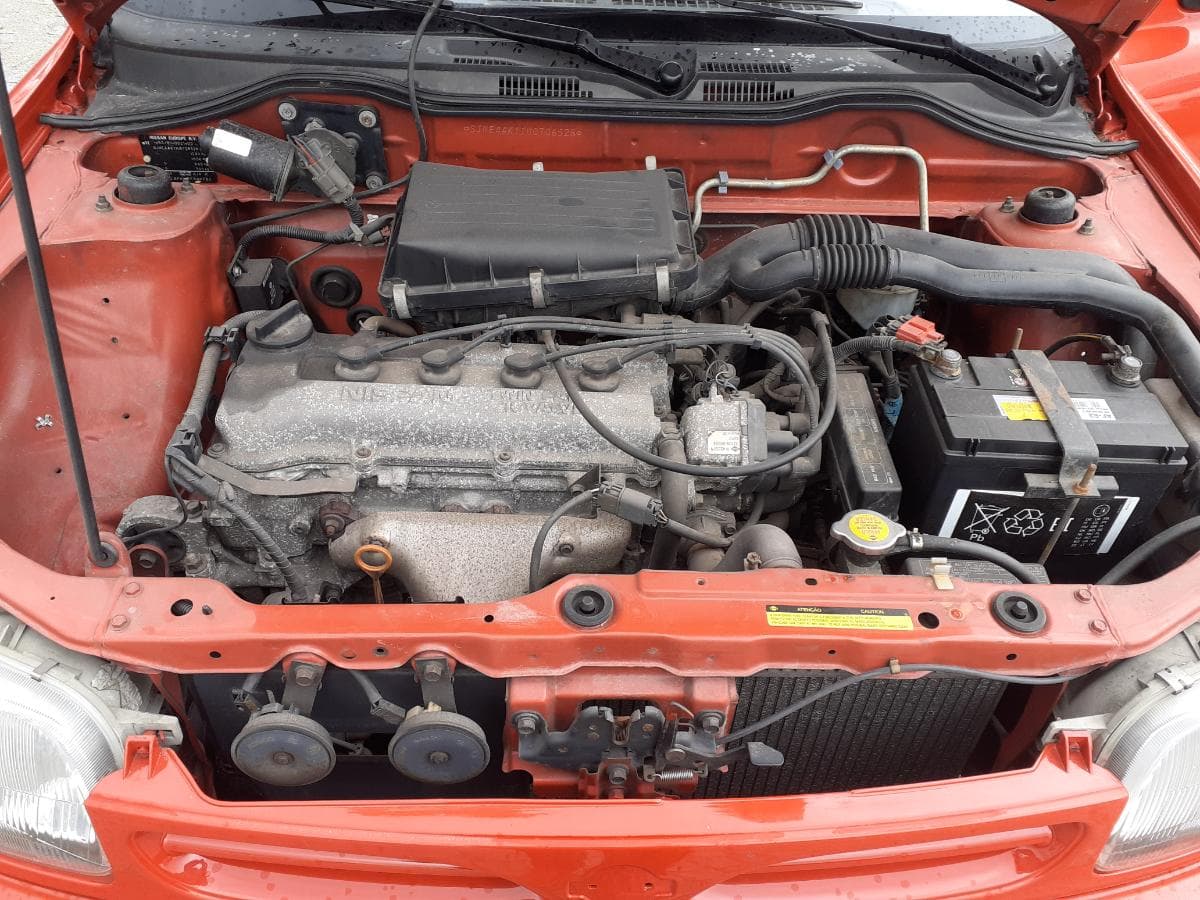 Nissan Micra 1.0i · Ano 1998 — imagen 9