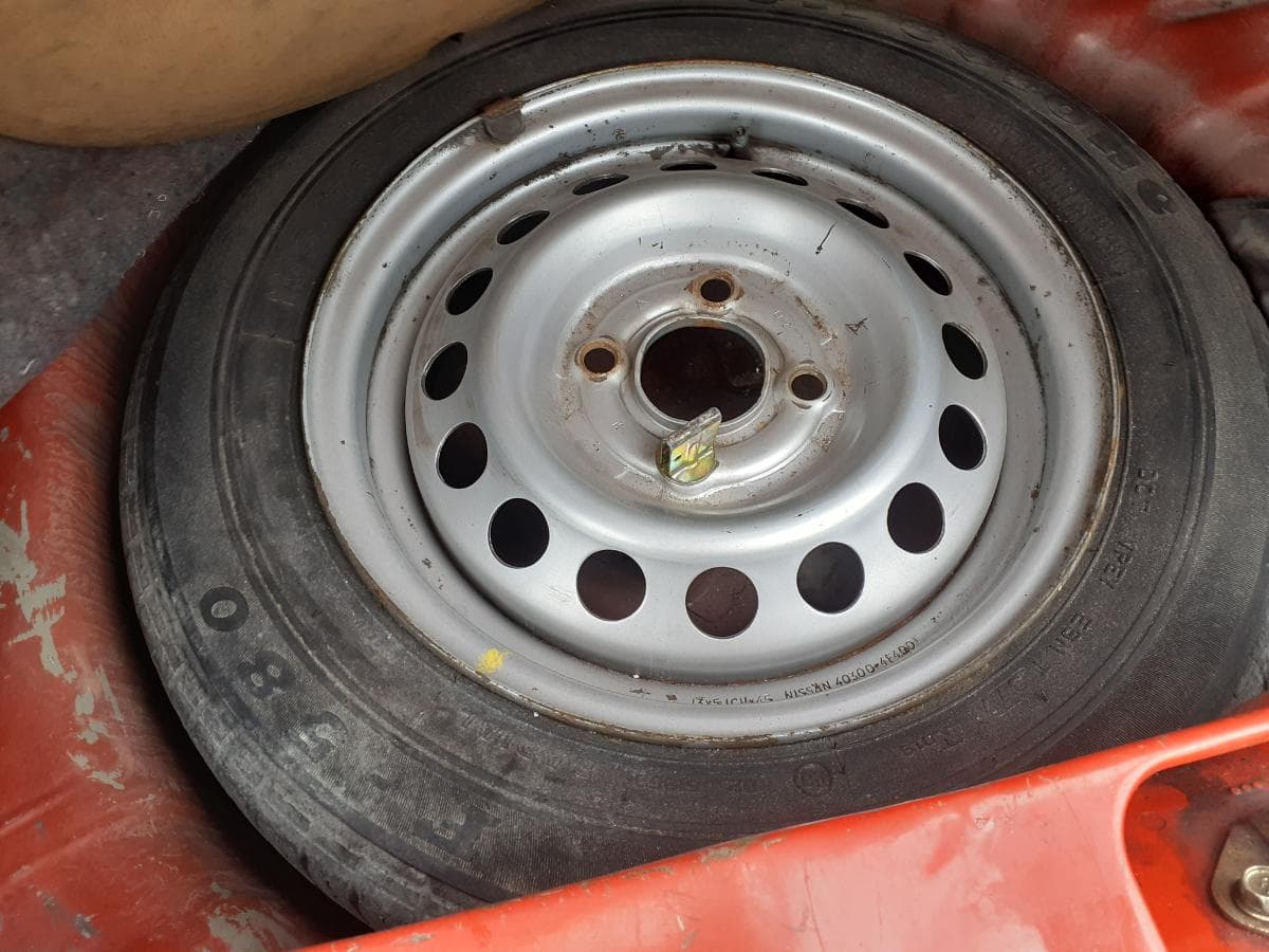 Nissan Micra 1.0i · Ano 1998 — imagen 11