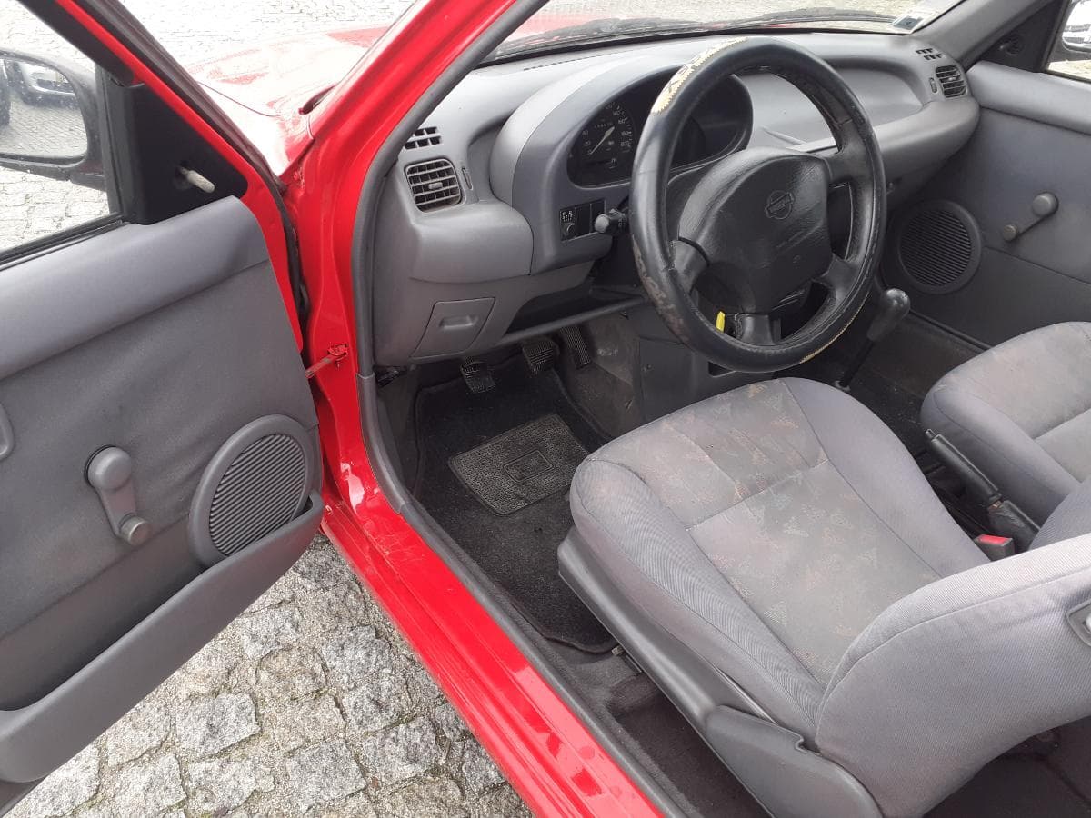 Nissan Micra 1.0i · Ano 1998 — imagen 12