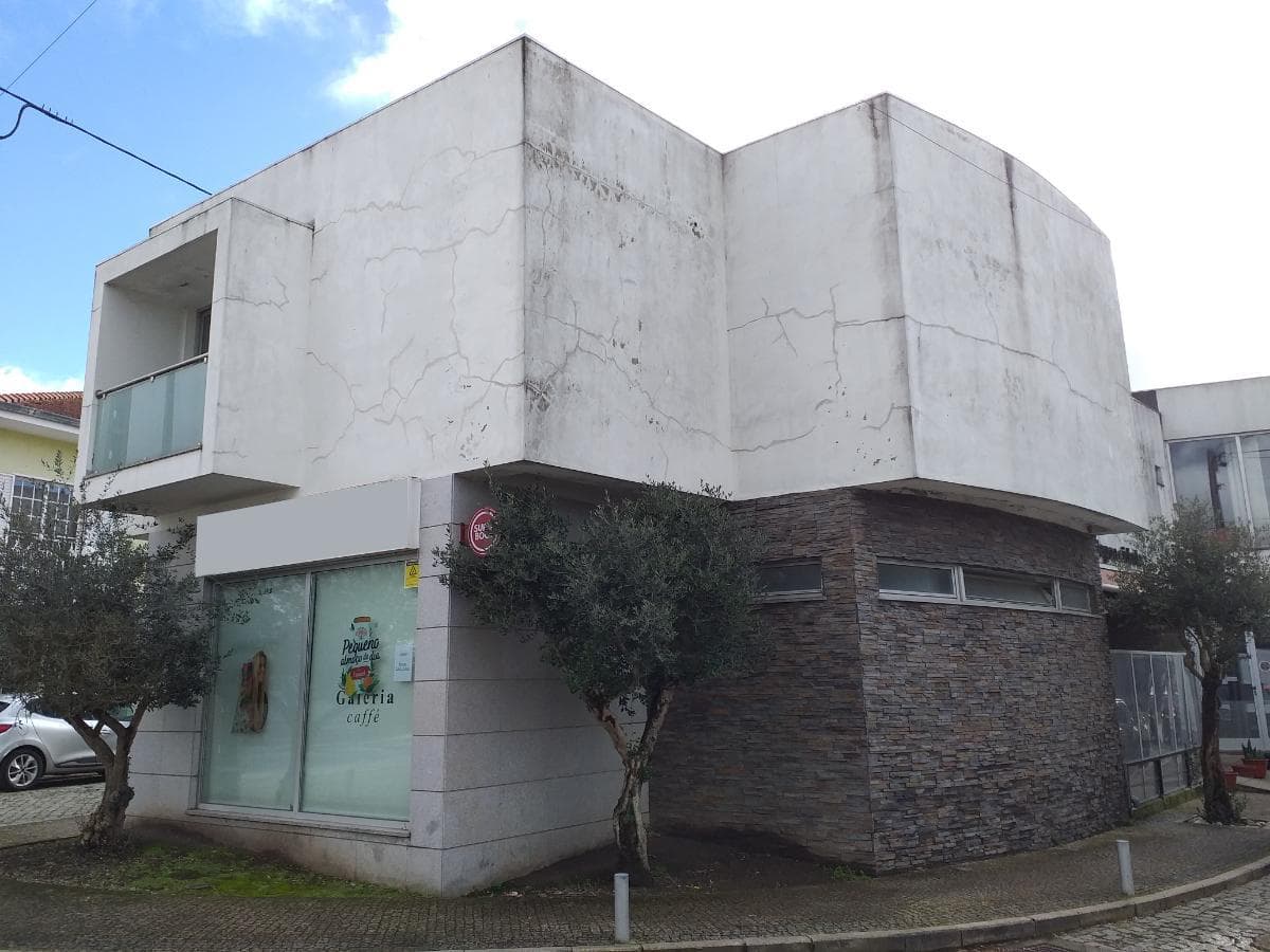Estabelecimento Comercial · Trofa