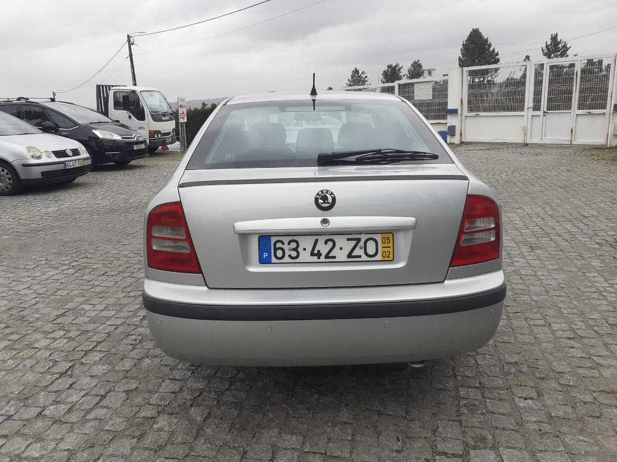 Skoda Octávia 1.6 · Ano 2005 — imagen 5