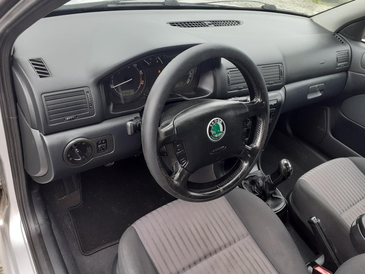 Skoda Octávia 1.6 · Ano 2005 — imagen 14