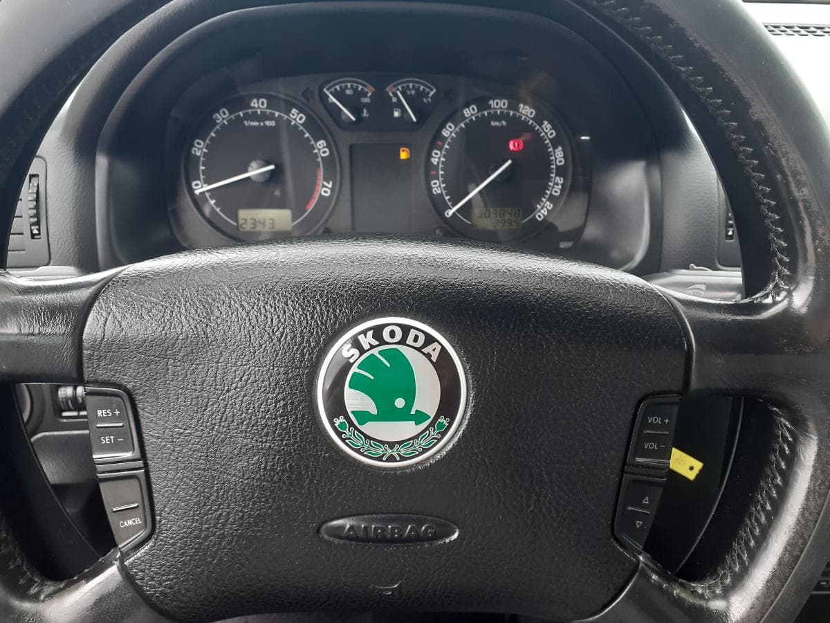 Skoda Octávia 1.6 · Ano 2005 — imagen 21