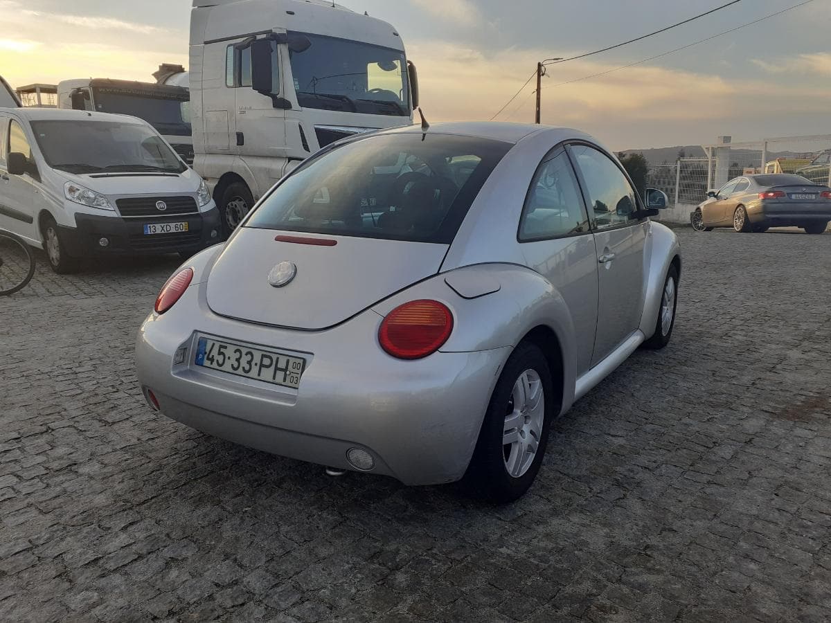 Volkswagen Beetle 1.6 · Ano 2000 — image 4