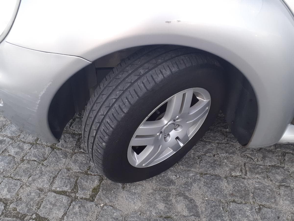 Volkswagen Beetle 1.6 · Ano 2000 — image 7