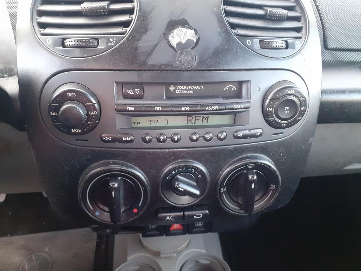 Volkswagen Beetle 1.6 · Ano 2000 — image 16