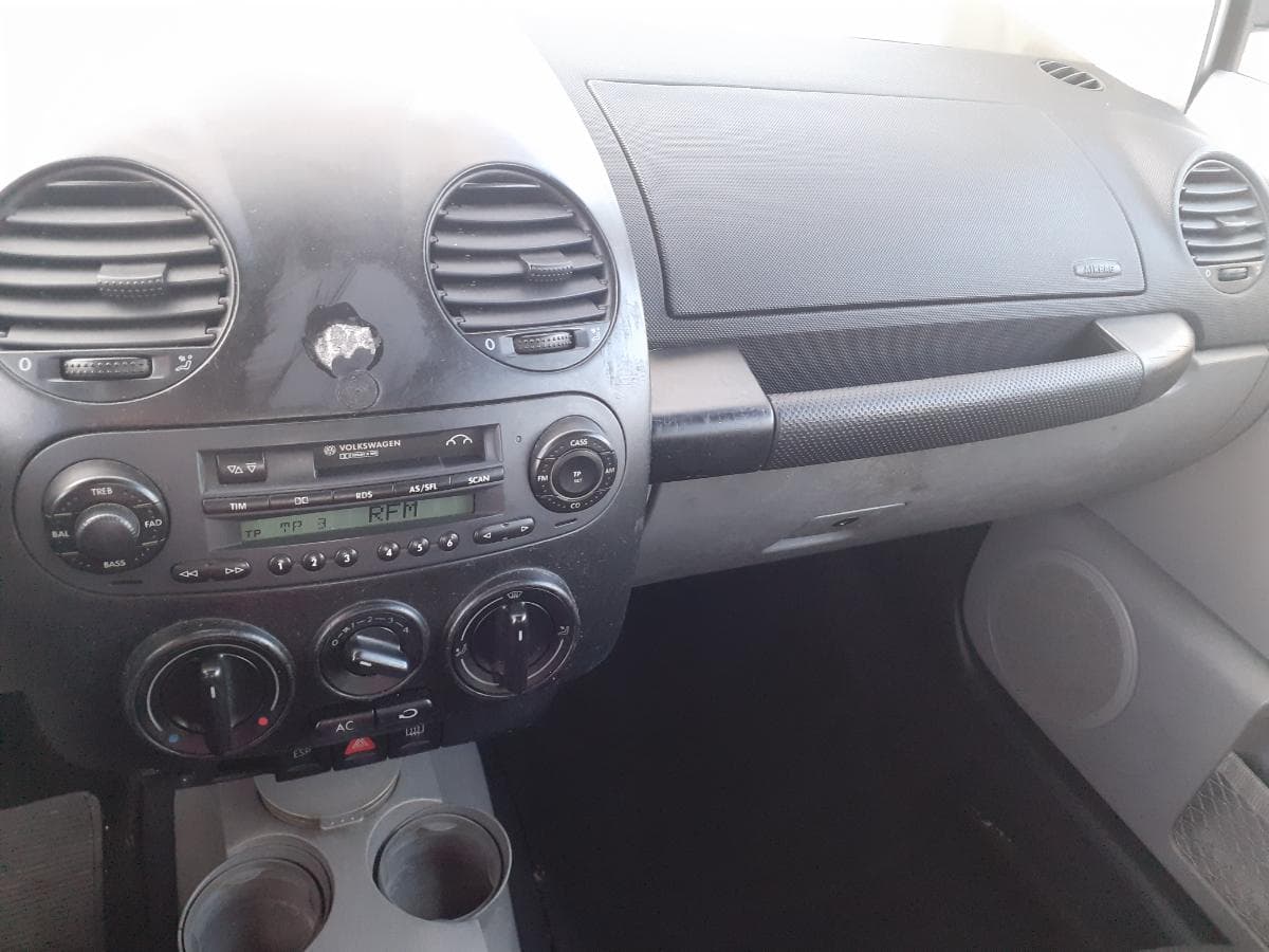 Volkswagen Beetle 1.6 · Ano 2000 — image 20
