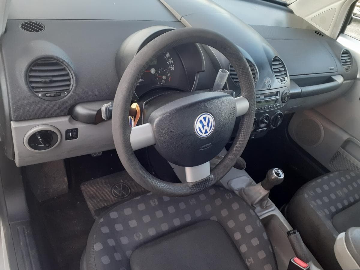 Volkswagen Beetle 1.6 · Ano 2000 — image 18