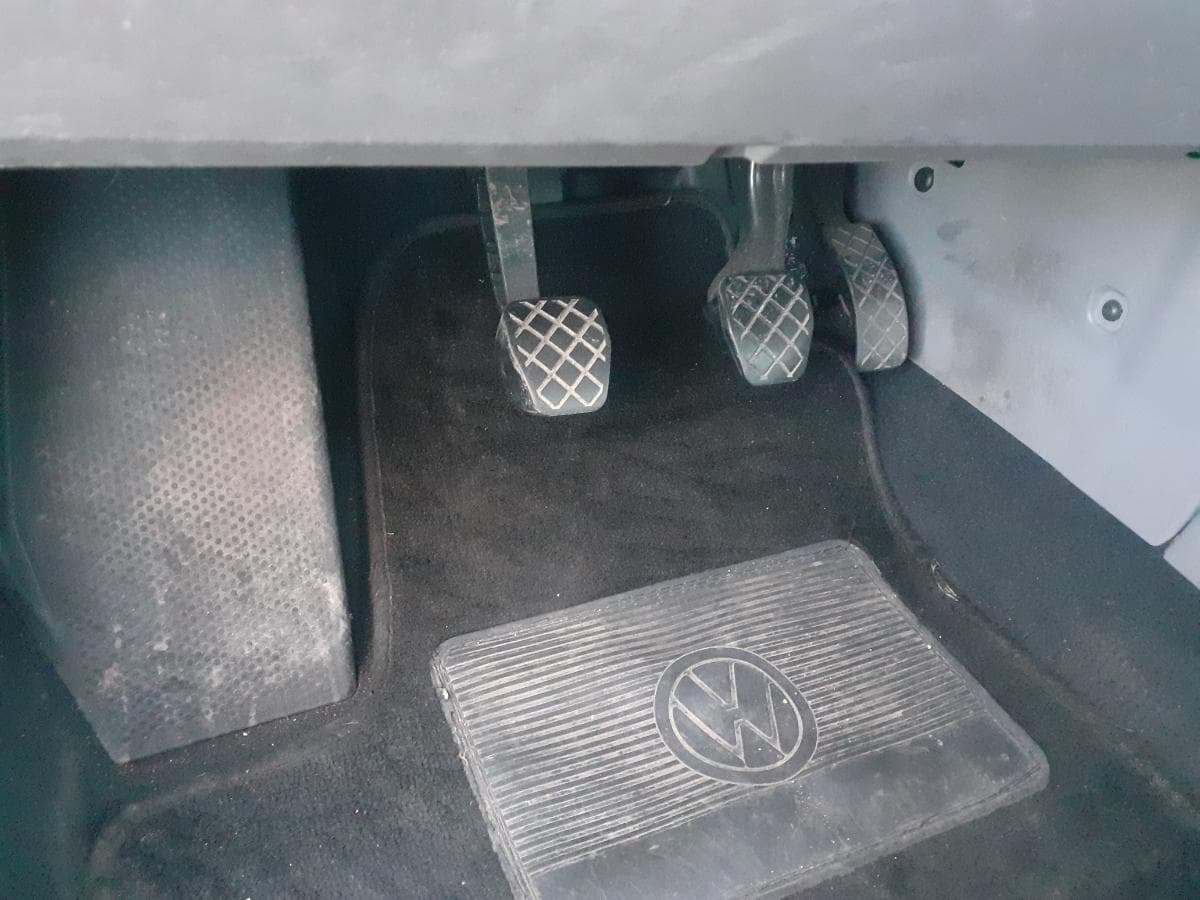 Volkswagen Beetle 1.6 · Ano 2000 — image 19