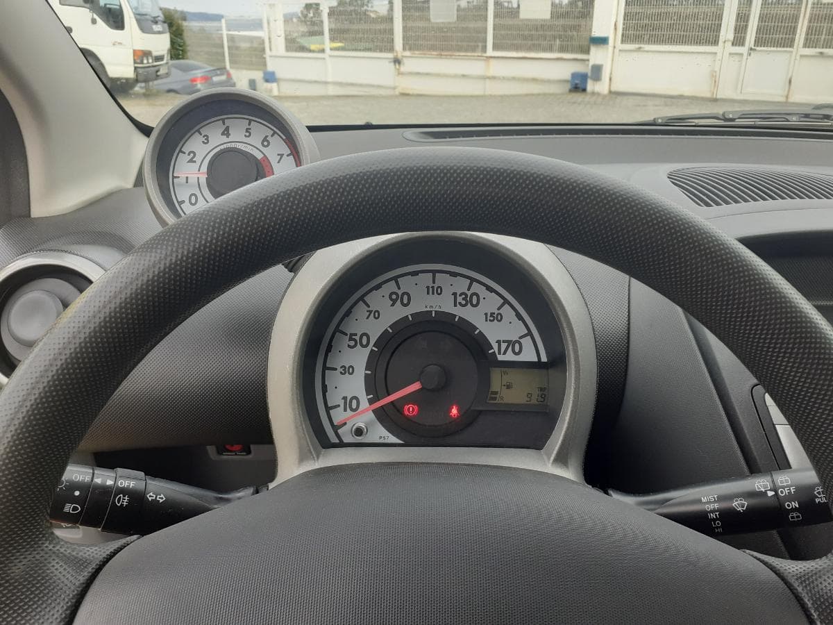 Peugeot 107 1.0 · Ano 2007 — image 20