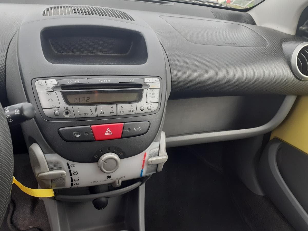 Peugeot 107 1.0 · Ano 2007 — image 17