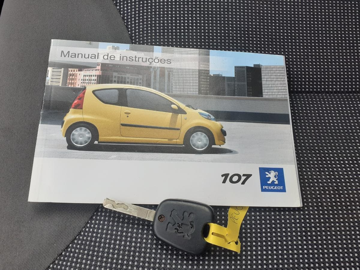 Peugeot 107 1.0 · Ano 2007 — image 23