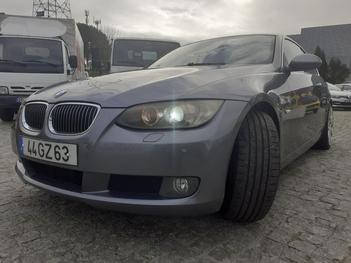 BMW 325D Coupé · Ano 2008 — image 12