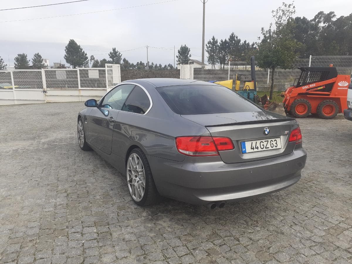 BMW 325D Coupé · Ano 2008 — image 4