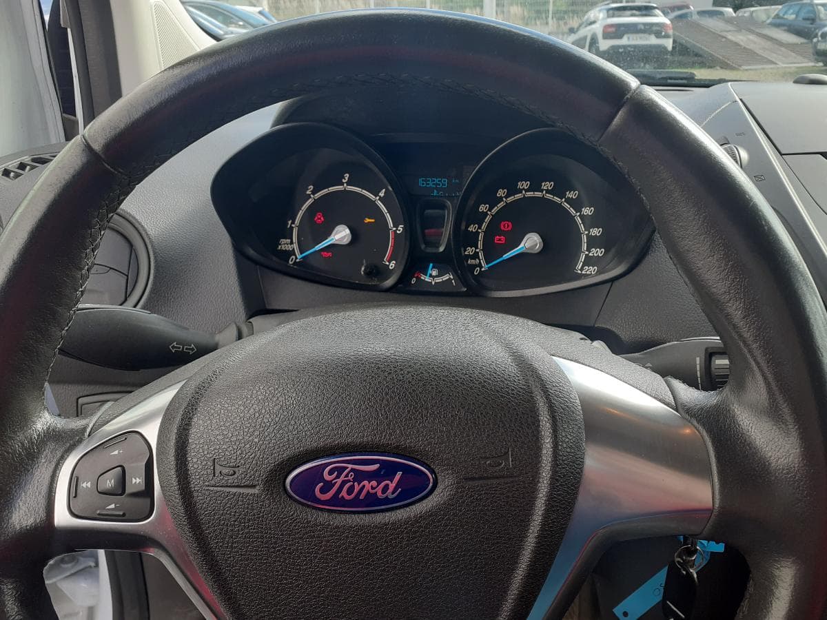 Ford Transit Courrier 1.5 TDCI · 2014 — image 16