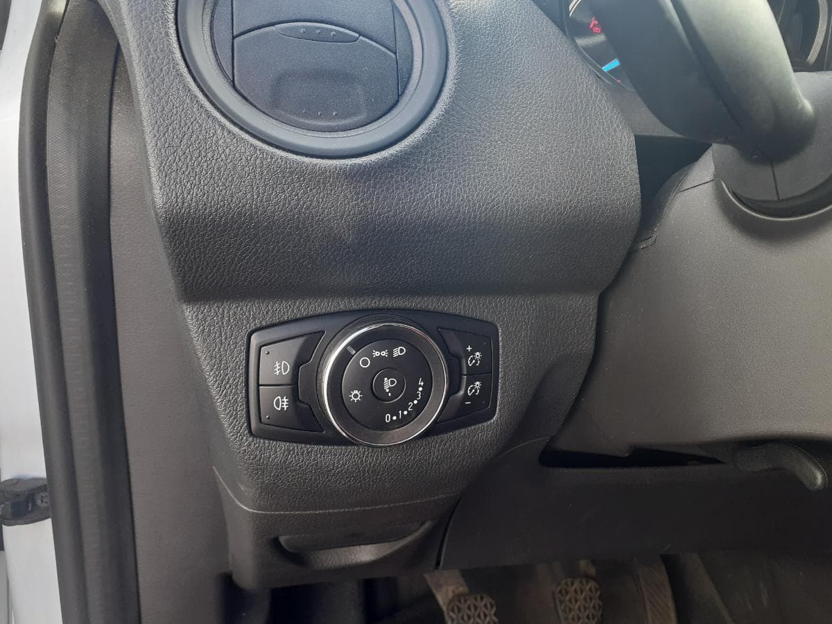 Ford Transit Courrier 1.5 TDCI · 2014 — image 18