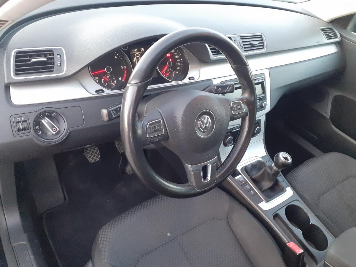 Volkswagen 1.6 TDI · Ano 2011 — imagen 17