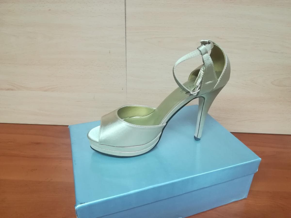 Avance Women's Shoes · Amadora