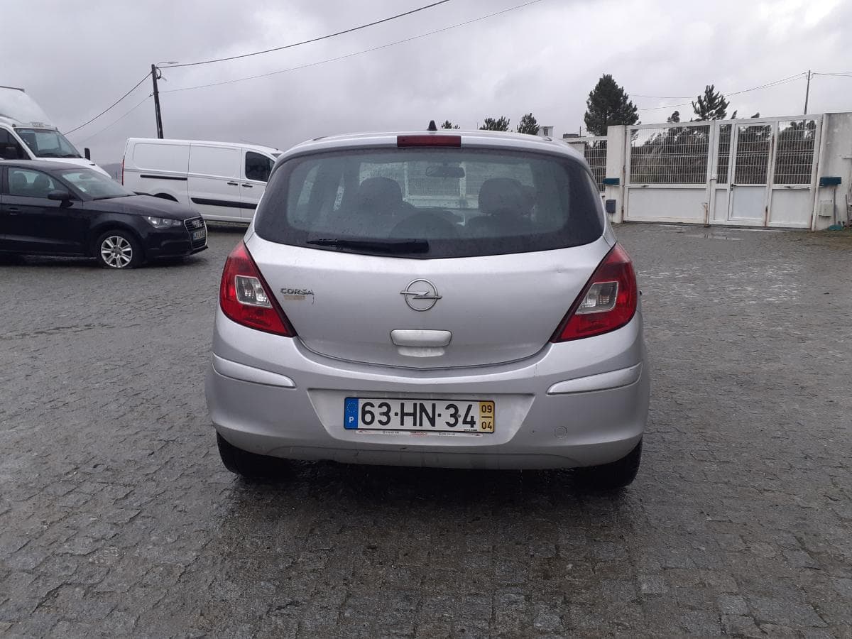 Opel Corsa 1.2 · Ano 2009 — image 5