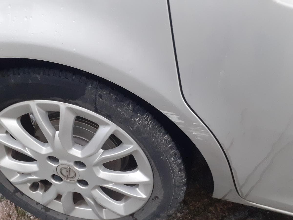 Opel Corsa 1.2 · Ano 2009 — image 12