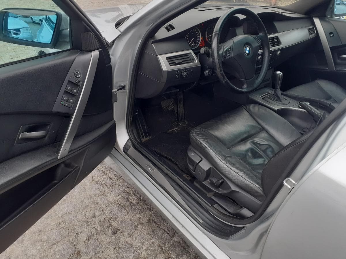 BMW 525D Touring · Ano 2005 — imagen 19