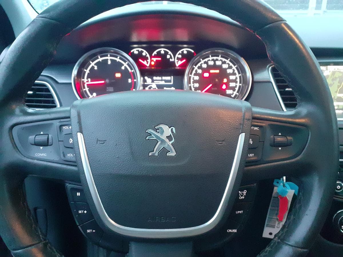 Peugeot 508 1.6 BlueHDI · Ano 2015 — image 24
