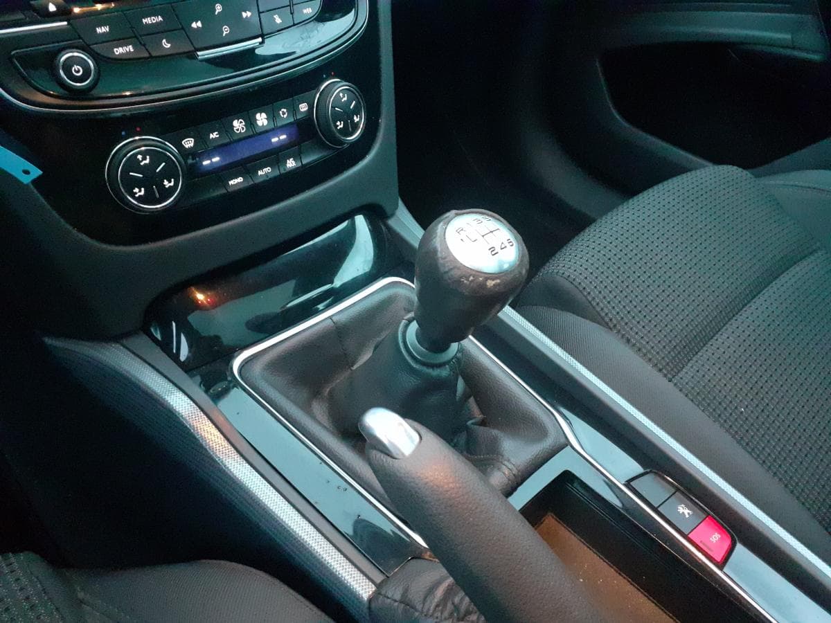Peugeot 508 1.6 BlueHDI · Ano 2015 — image 29