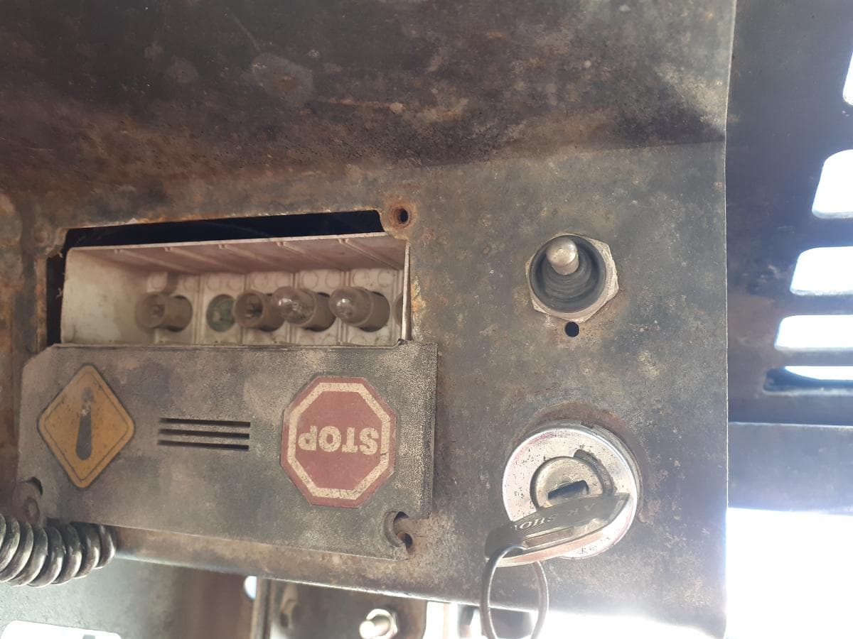 Mini Pá Carregadora Daewoo — imagen 10