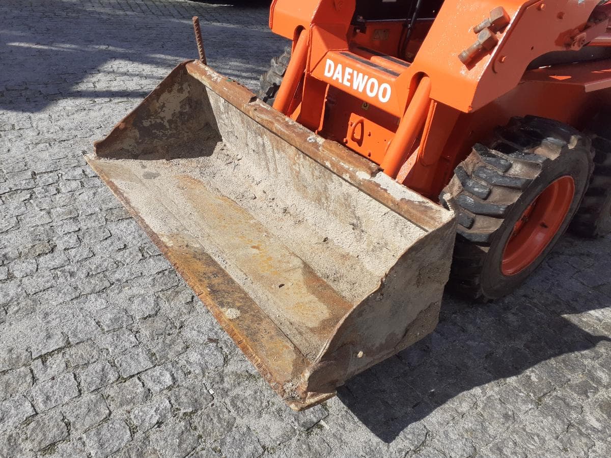 Mini Pá Carregadora Daewoo — imagen 6