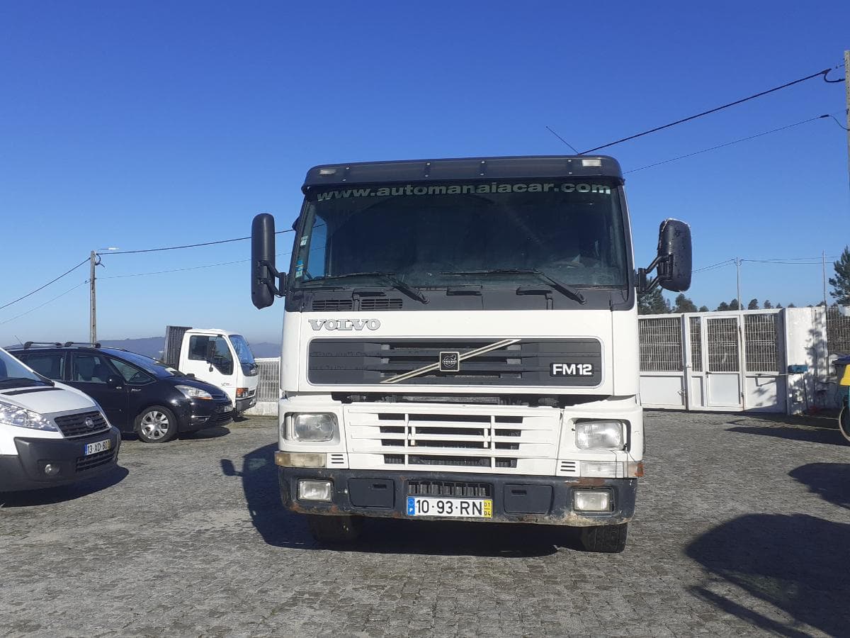 Volvo FM12-37 420 · Ano 2001 · Com Redução aos Cubos — image 2