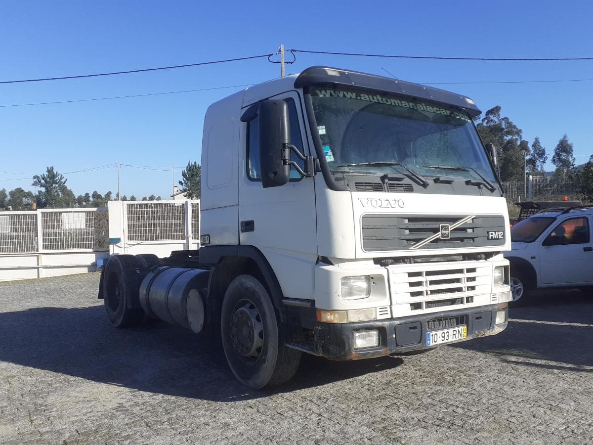 Volvo FM12-37 420 · Ano 2001 · Com Redução aos Cubos — image 1