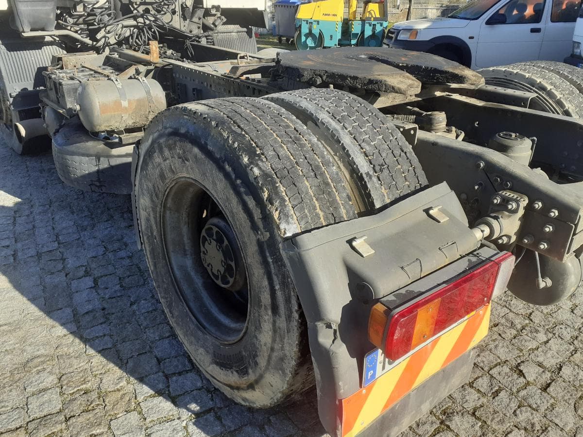 Volvo FM12-37 420 · Ano 2001 · Com Redução aos Cubos — image 7