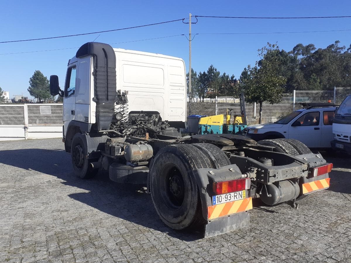 Volvo FM12-37 420 · Ano 2001 · Com Redução aos Cubos — image 6