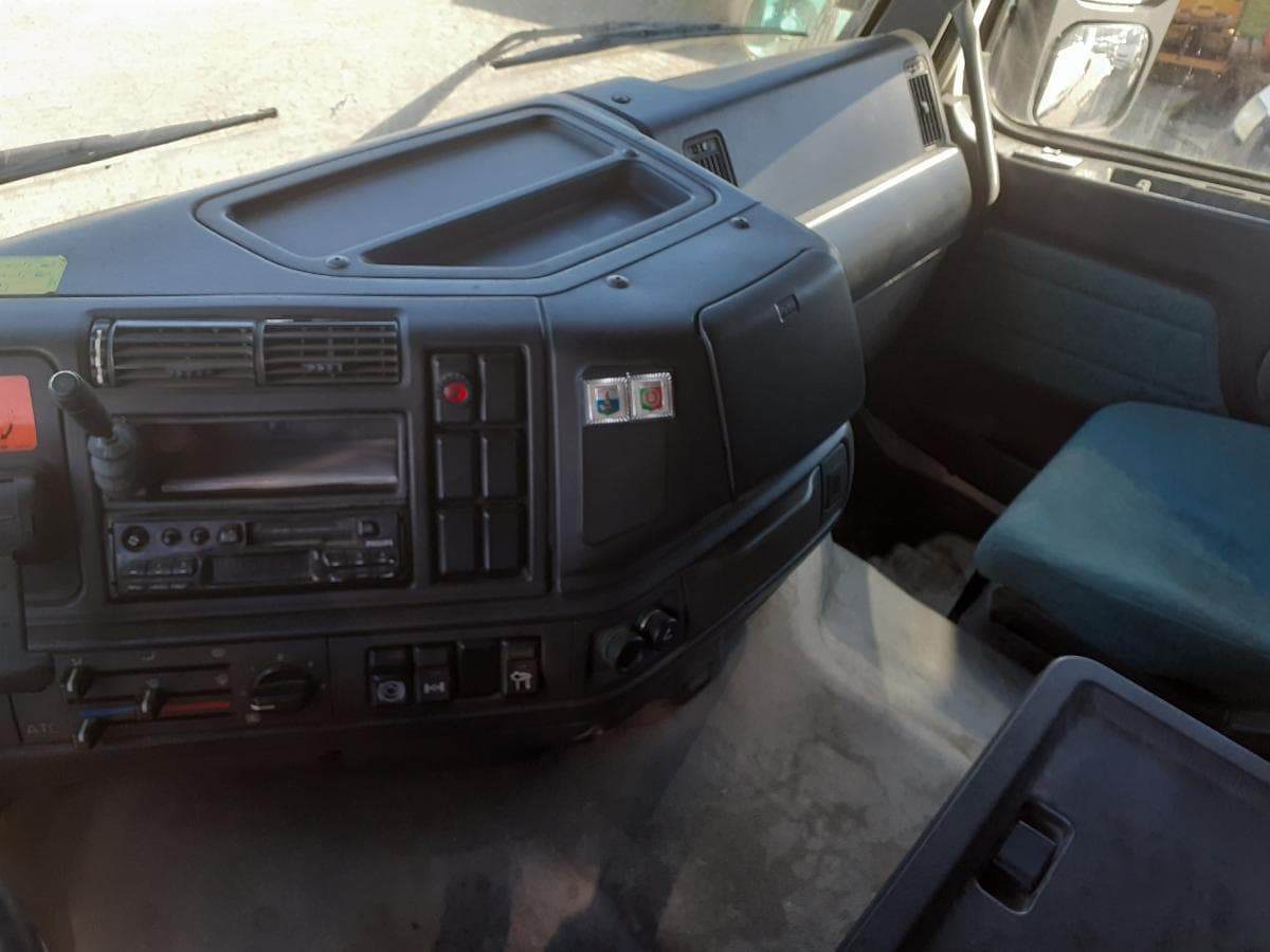 Volvo FM12-37 420 · Ano 2001 · Com Redução aos Cubos — image 11