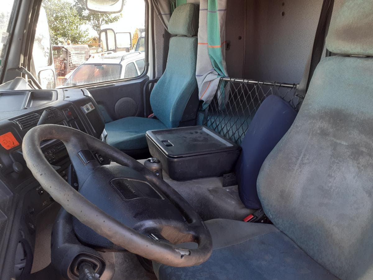 Volvo FM12-37 420 · Ano 2001 · Com Redução aos Cubos — image 9