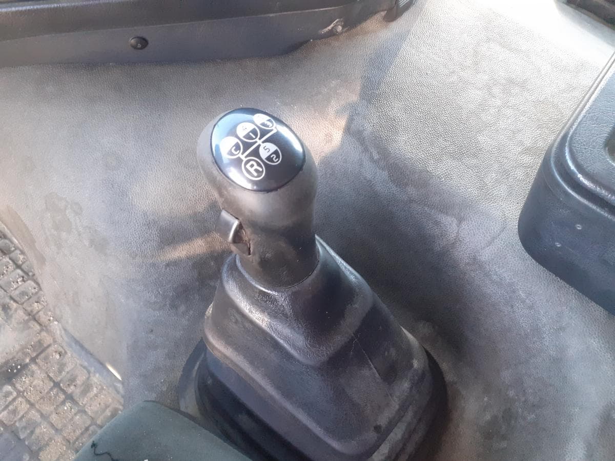 Volvo FM12-37 420 · Ano 2001 · Com Redução aos Cubos — image 18