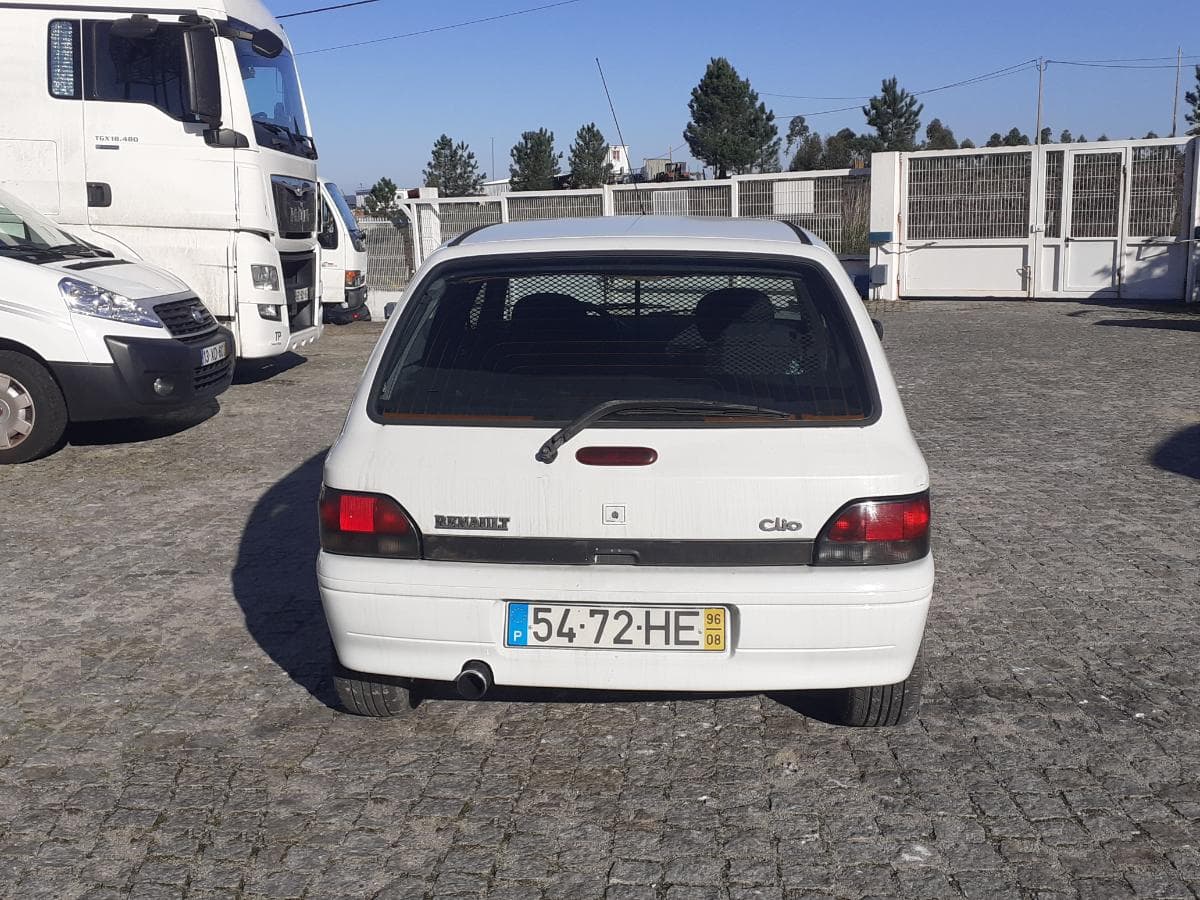 Renault Clio 1.9D · Ano 1996 — image 5