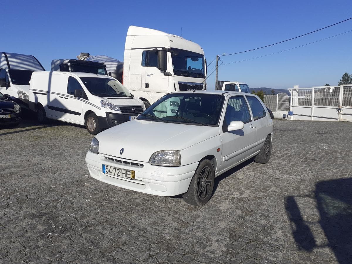 Renault Clio 1.9D · Ano 1996 — image 3