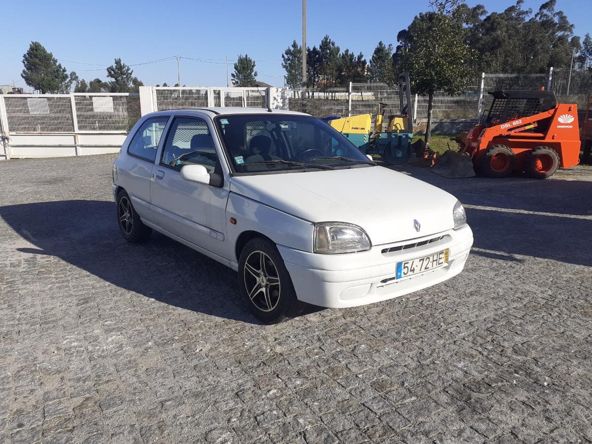 Renault Clio 1.9D · Ano 1996 — image 1