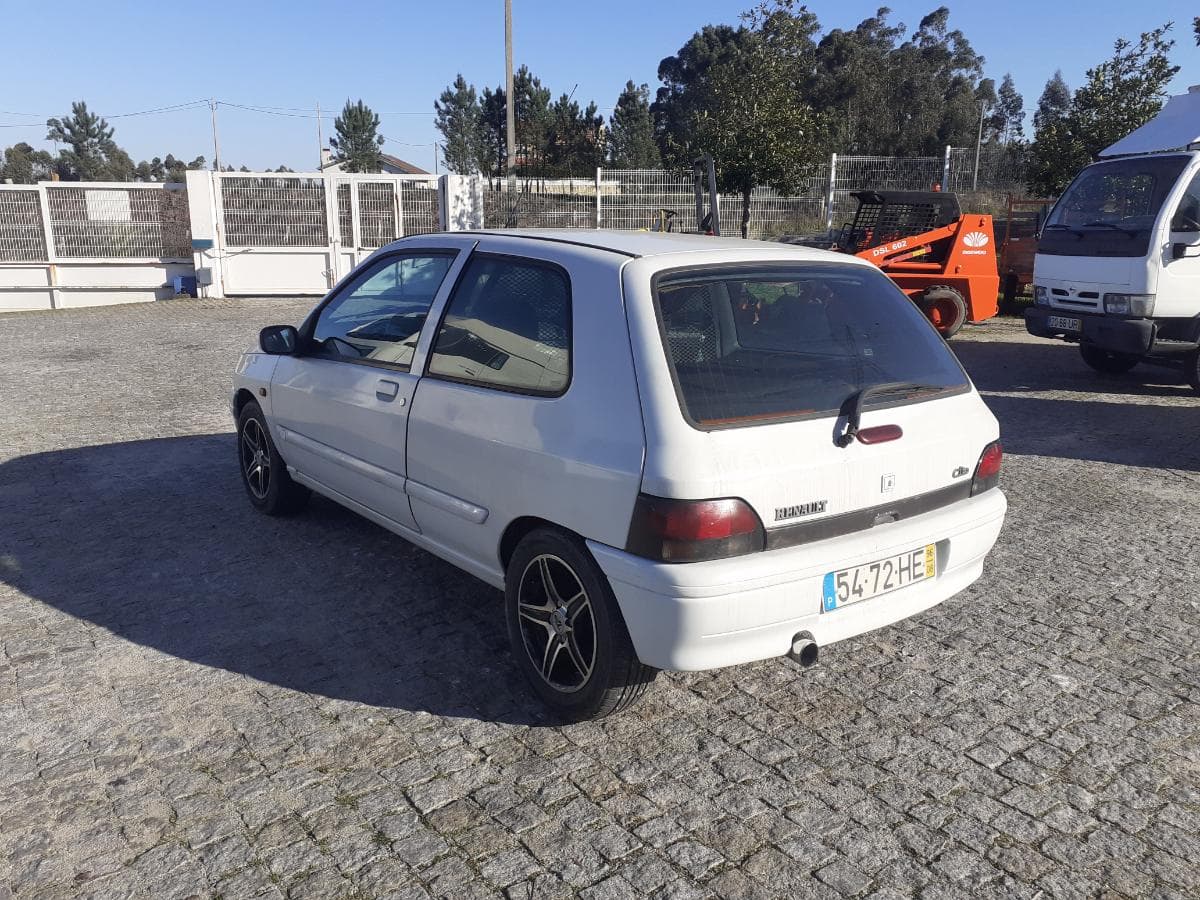 Renault Clio 1.9D · Ano 1996 — image 6