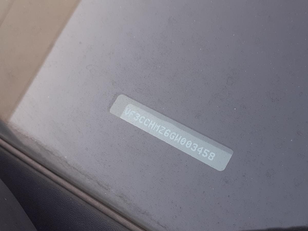 Peugeot 208 1.2 · Ano 2016 — imagen 13