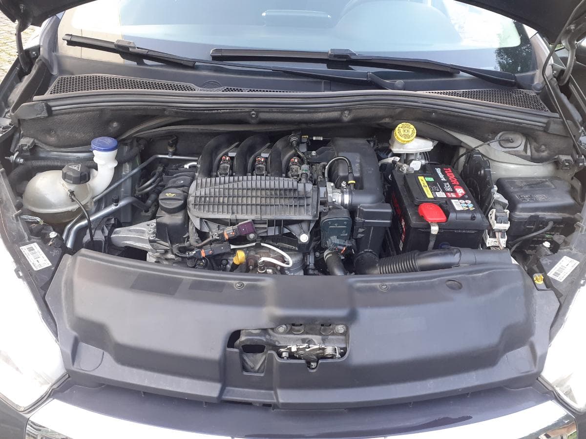 Peugeot 208 1.2 · Ano 2016 — imagen 12