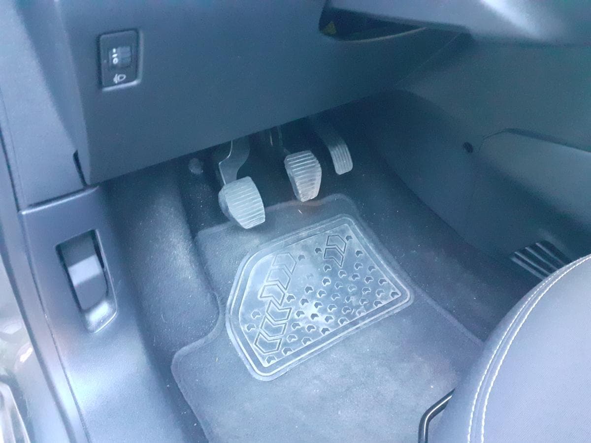 Peugeot 208 1.2 · Ano 2016 — imagen 24